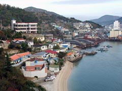 돌산대교 입구에서